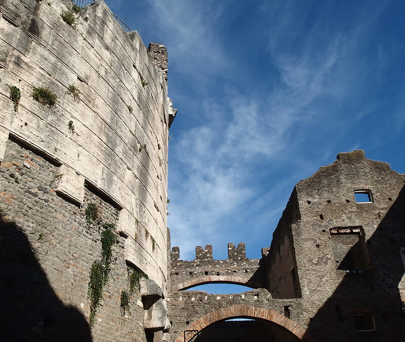 L’Appia Antica, i Mausolei e i Morti Parlanti