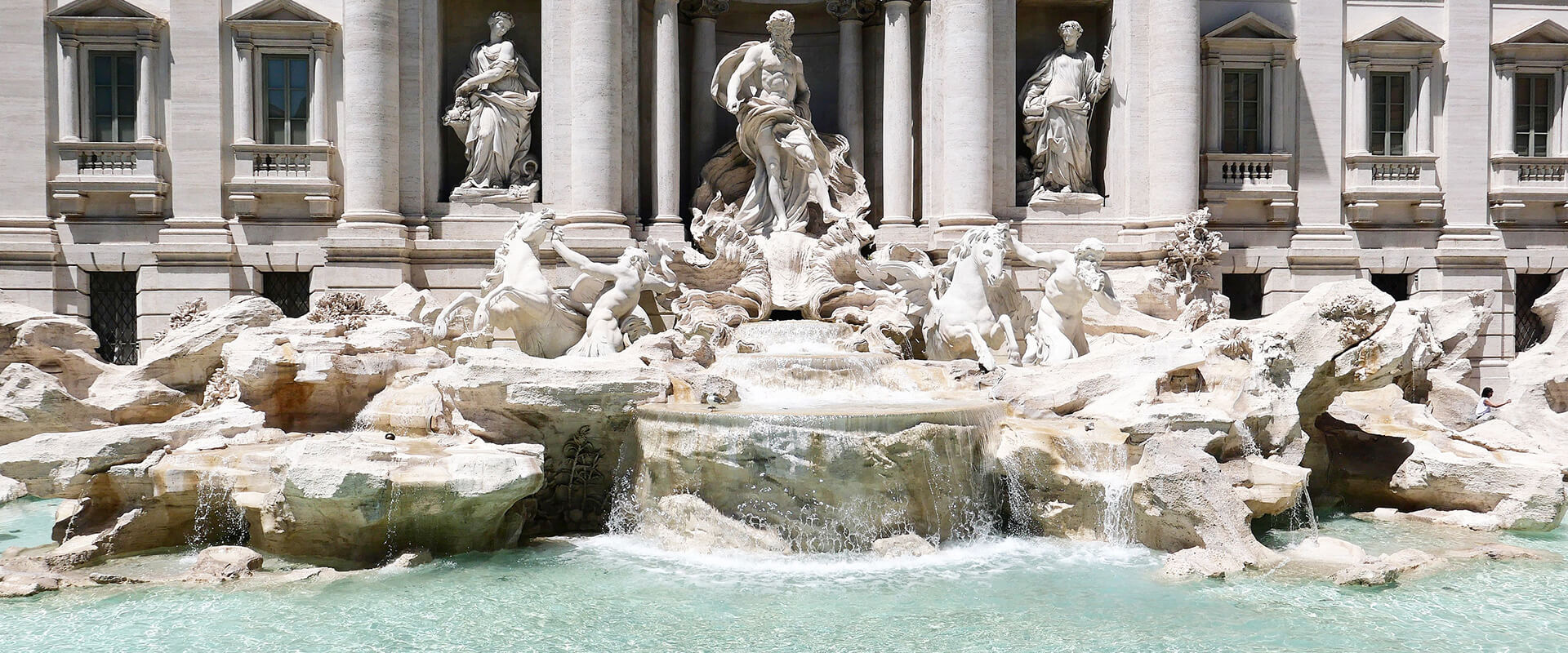Fontane di Roma: Fontana di Trevi header | RomaGuideTour - Esperienze, tour e visite guidate a Roma e provincia